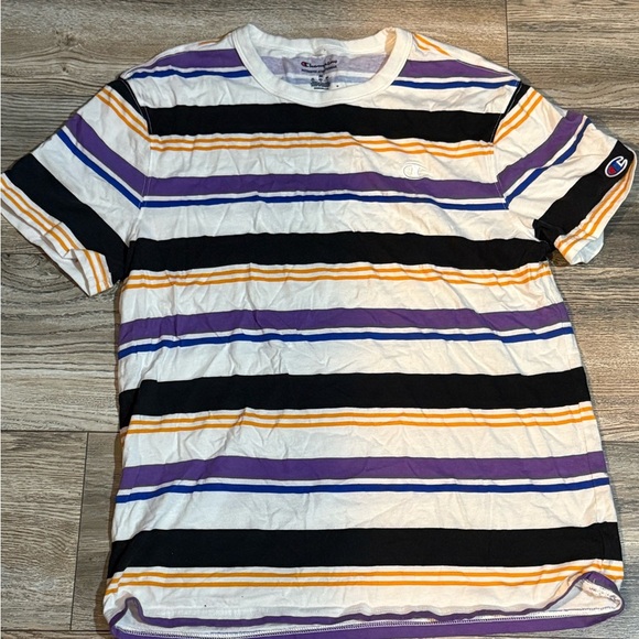 Six Graphic Tees Size Medium - Picture 4 of 13